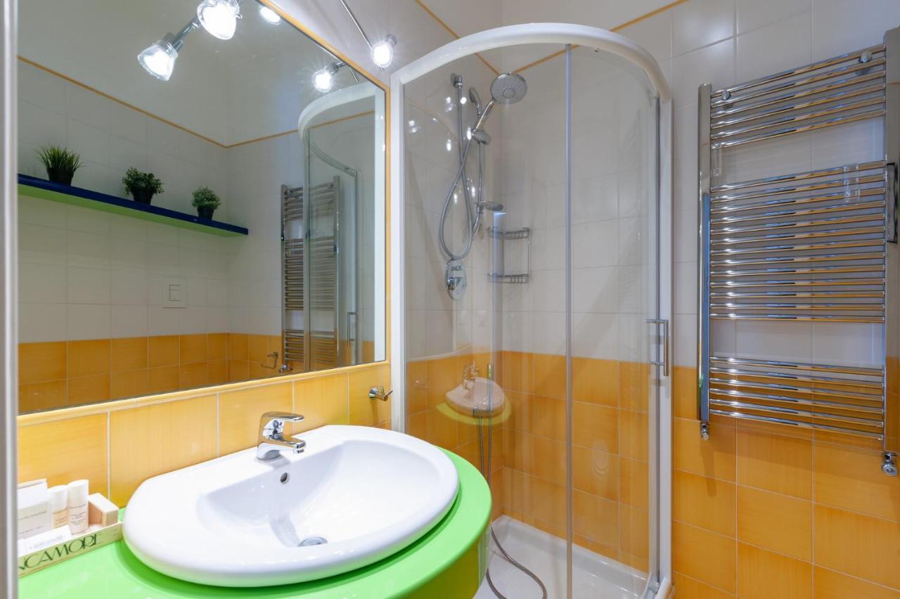 Casa Flo Con Terrazza E Ascensore Salerno Eksteriør billede