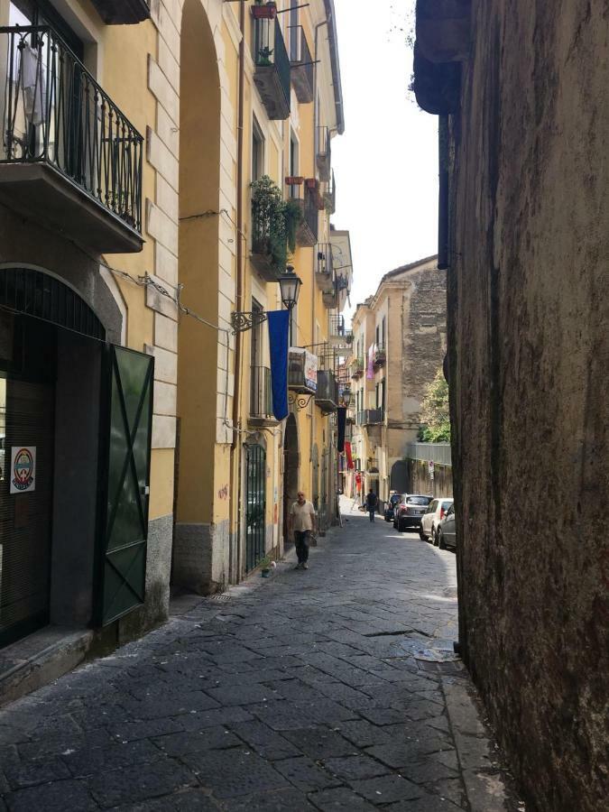 Casa Flo Con Terrazza E Ascensore Salerno Eksteriør billede